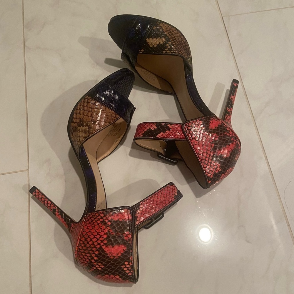Vince Camuto Retro Python Heels - Picture 4 of 10